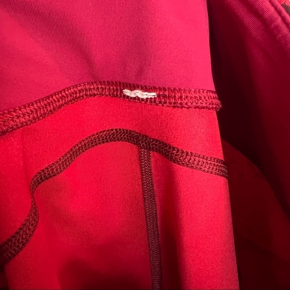 Lululemon Vent It Out Crop Mini Ziggy Snake Red Tide Cranberry / Cranberry Sz 4 - Picture 12 of 13